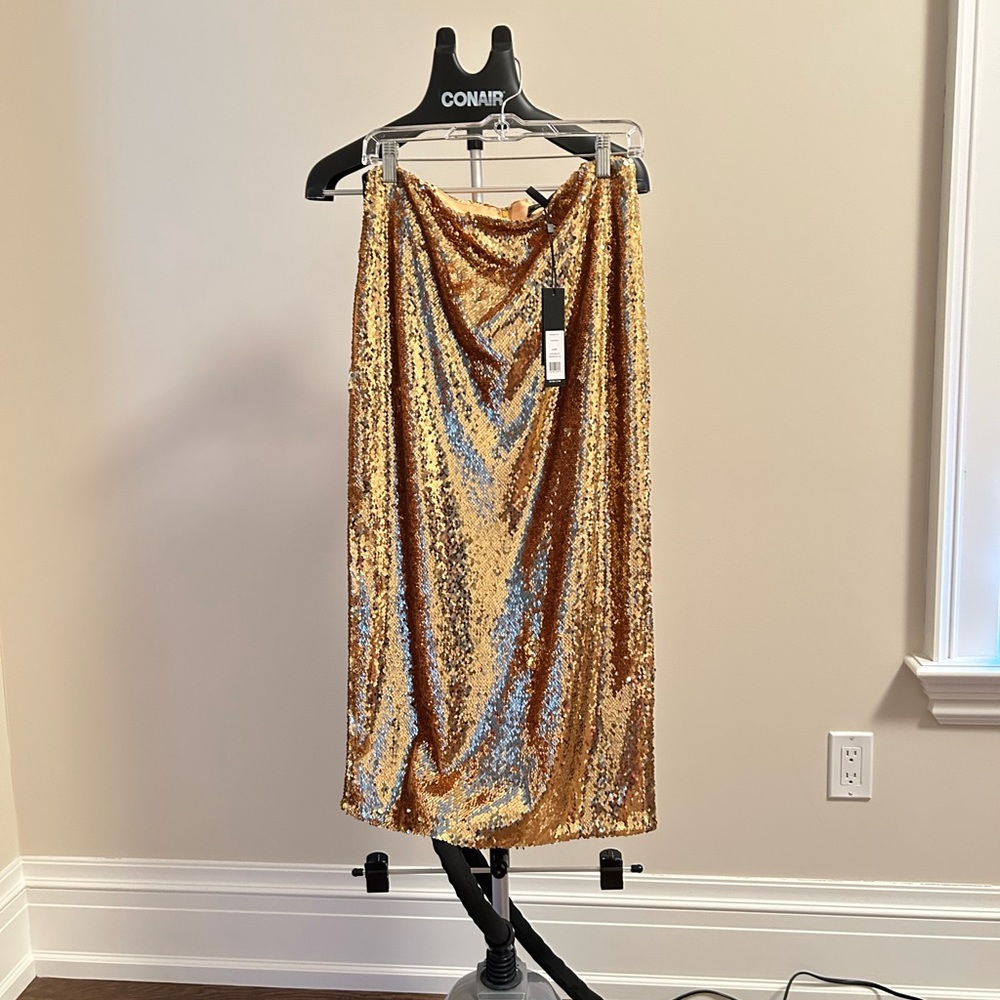 New BCBG GOLD SEQUIN SKIRT